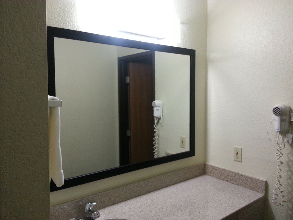 Americinn By Wyndham Burlington 22/38