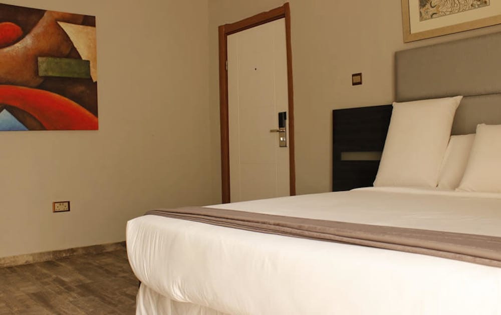 EXECUTIVE, SUITE