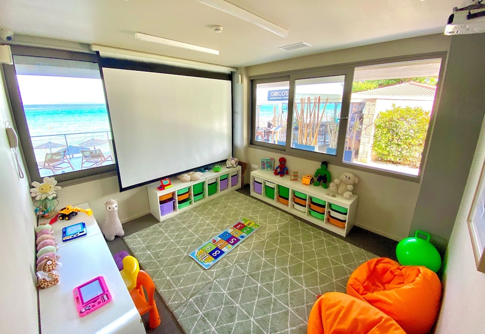 Ammon Zeus Luxury Beach Hotel 43/51