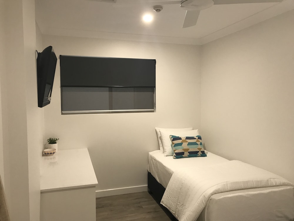 Moby Dick Waterfront Resort Motel 35/67