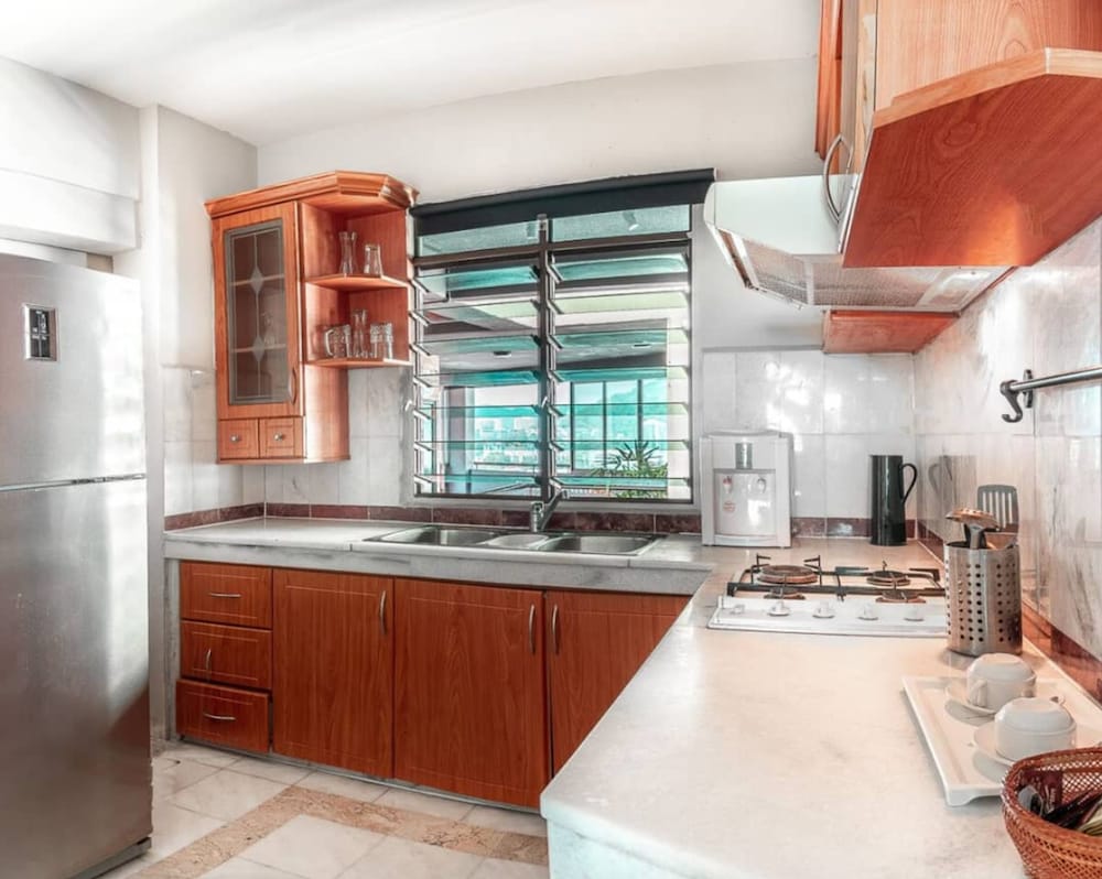 Century Bay Private Residences 54/68