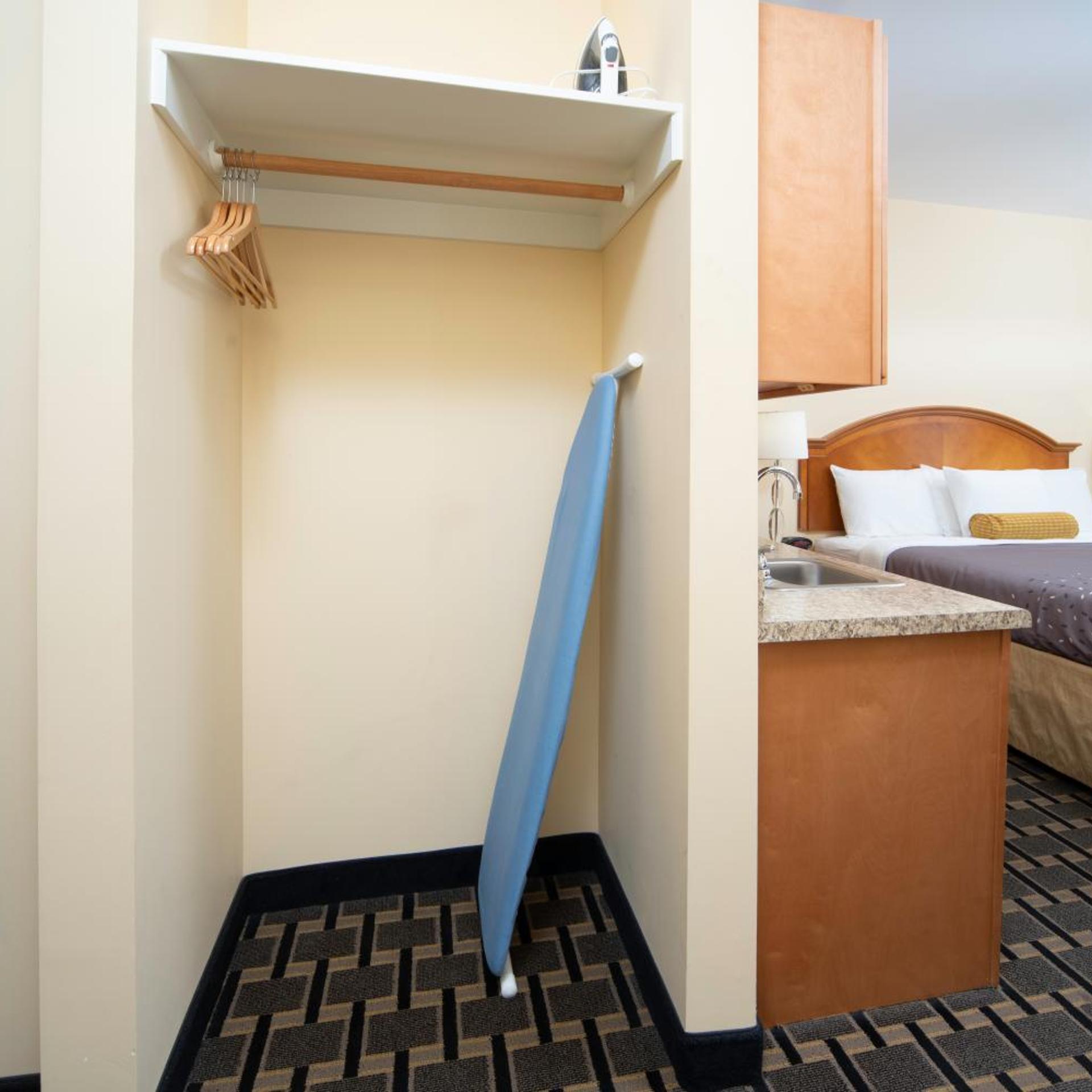 Mt Rose Hotel 14/15