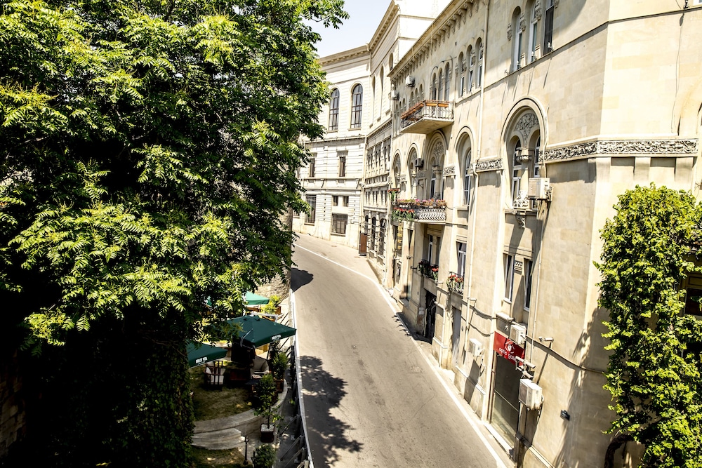 Boutique 19 Hotel 51/56