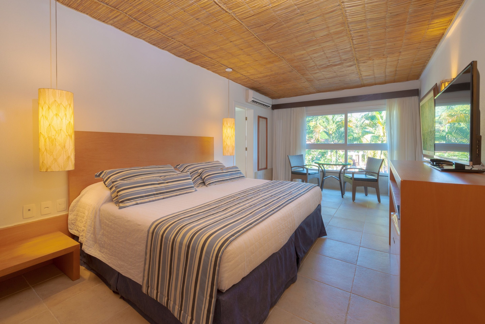 MASTER, SUITE