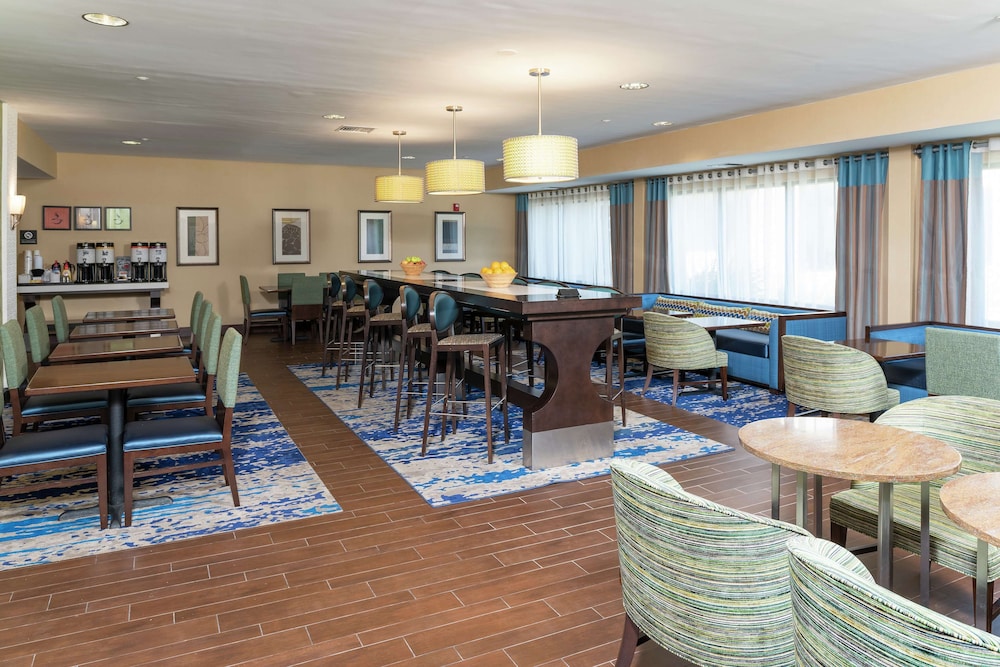 Hampton Inn East Lansing 39/45
