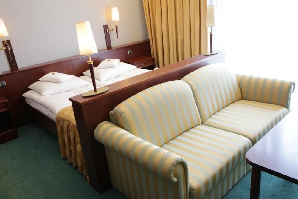 Parkhotel Vienna 17/45
