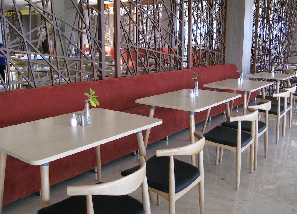 GAMMARA HOTEL MAKASSAR 56/70