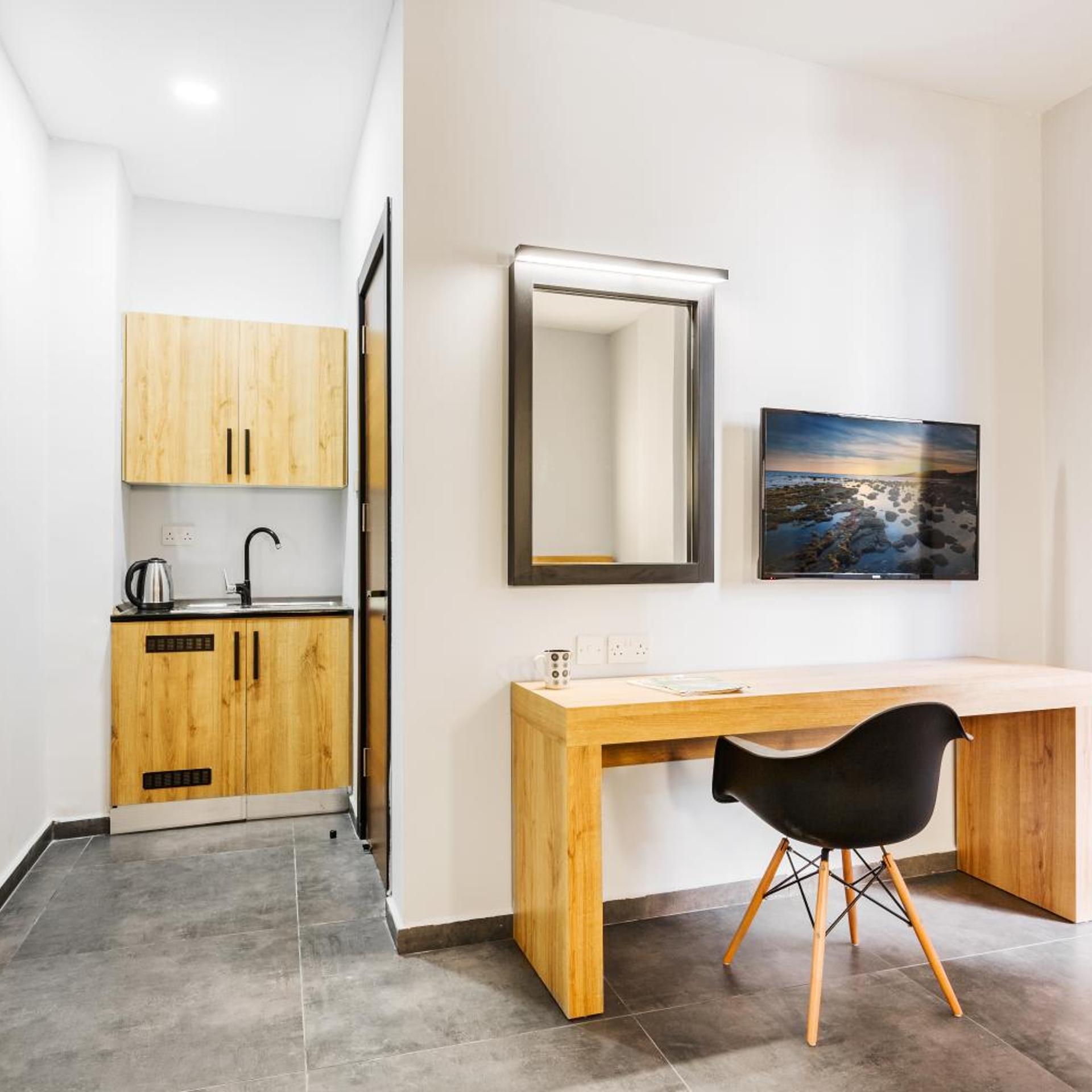 G Suites Luxury Rentals 7/32
