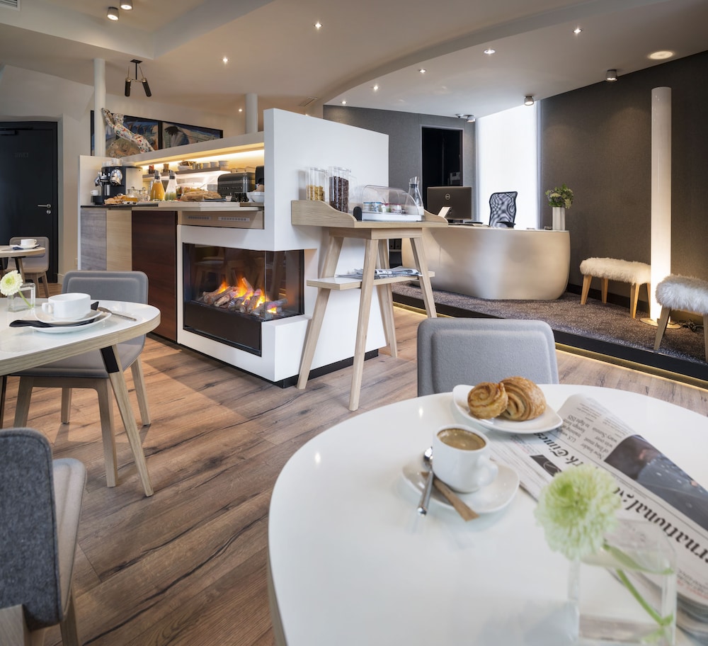 Max Hotel 47/59