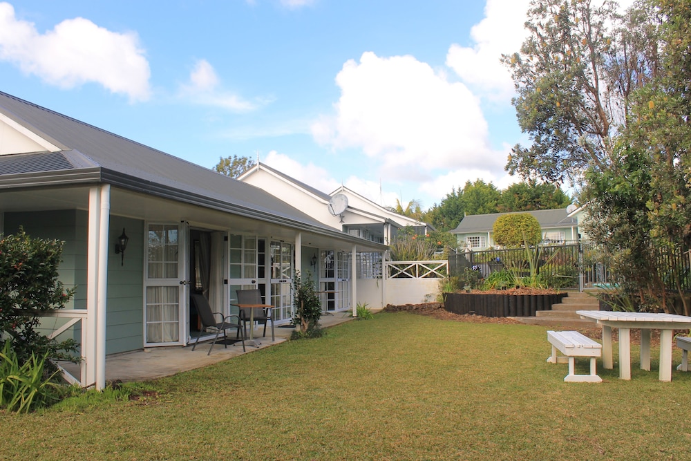 Ash Grove Boutique Motel 60/70