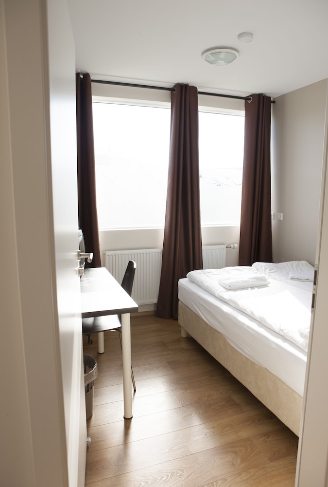 Lyngas Guesthouse 24/74