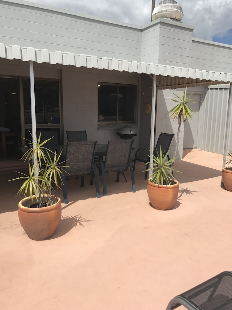 Coral Towers Holiday Suites 5/69