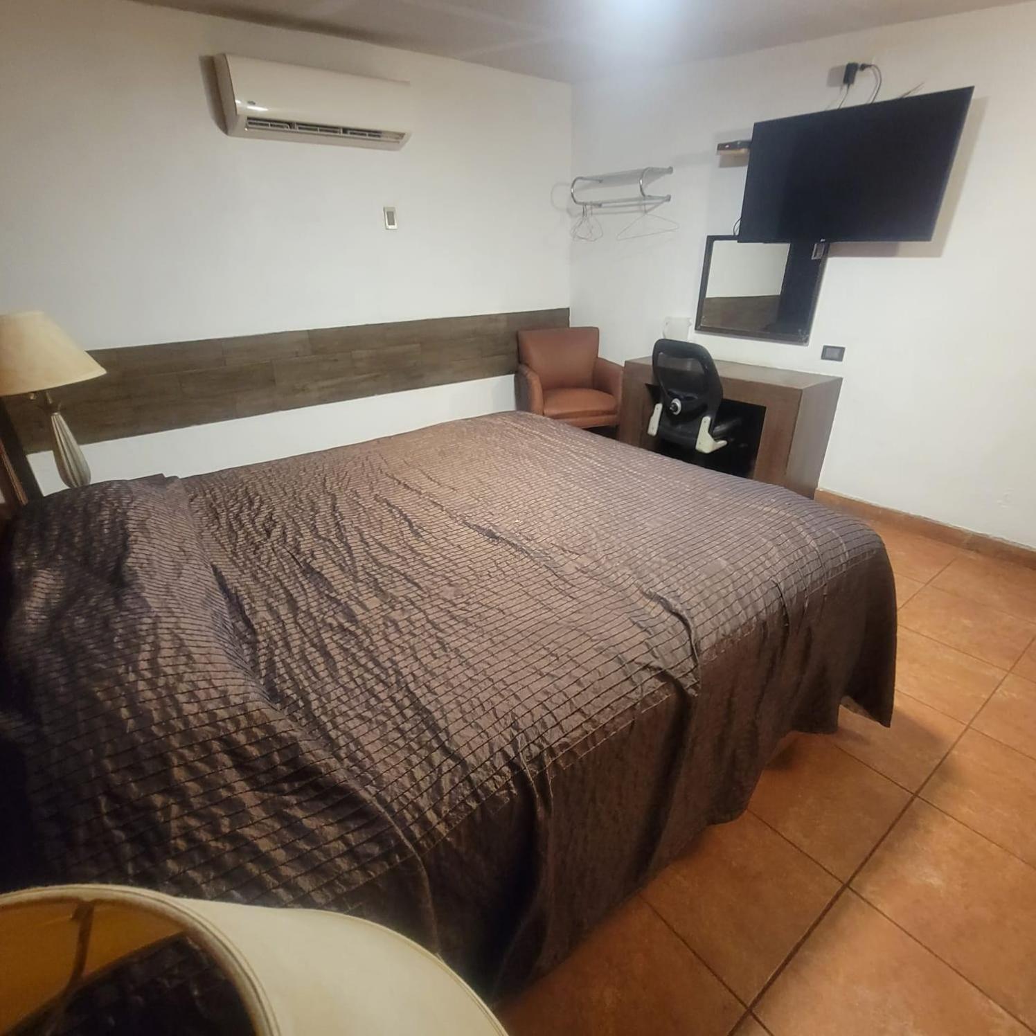 Hotel Villa del Sol Chihuahua 13/35