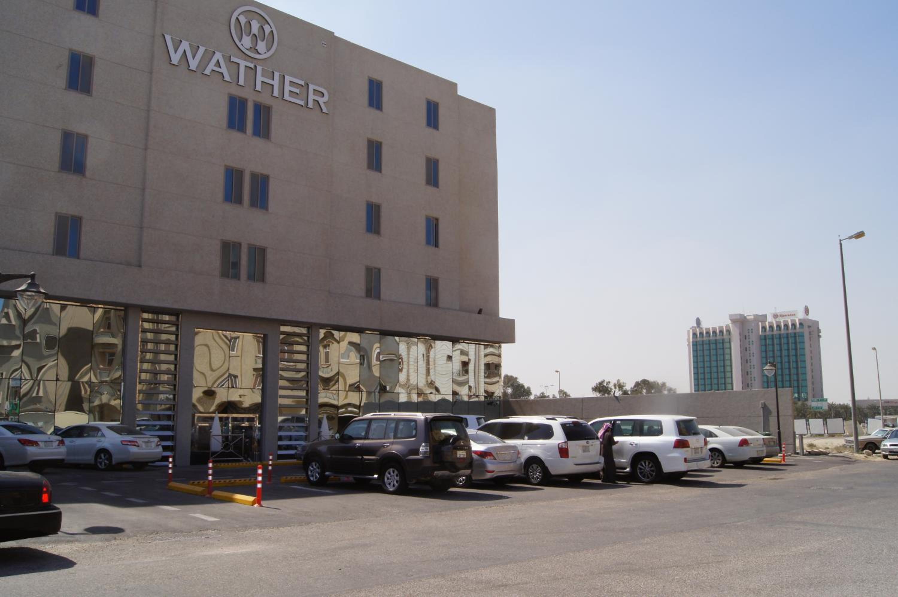Watheer Hotel Suite 41/44