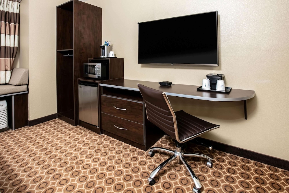 Microtel Inn And Suites By Wyndham Pecos 30/35
