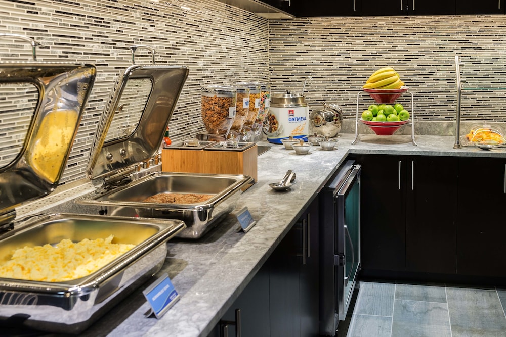 Fairfield Inn Suites Boston Cambridge 32/38