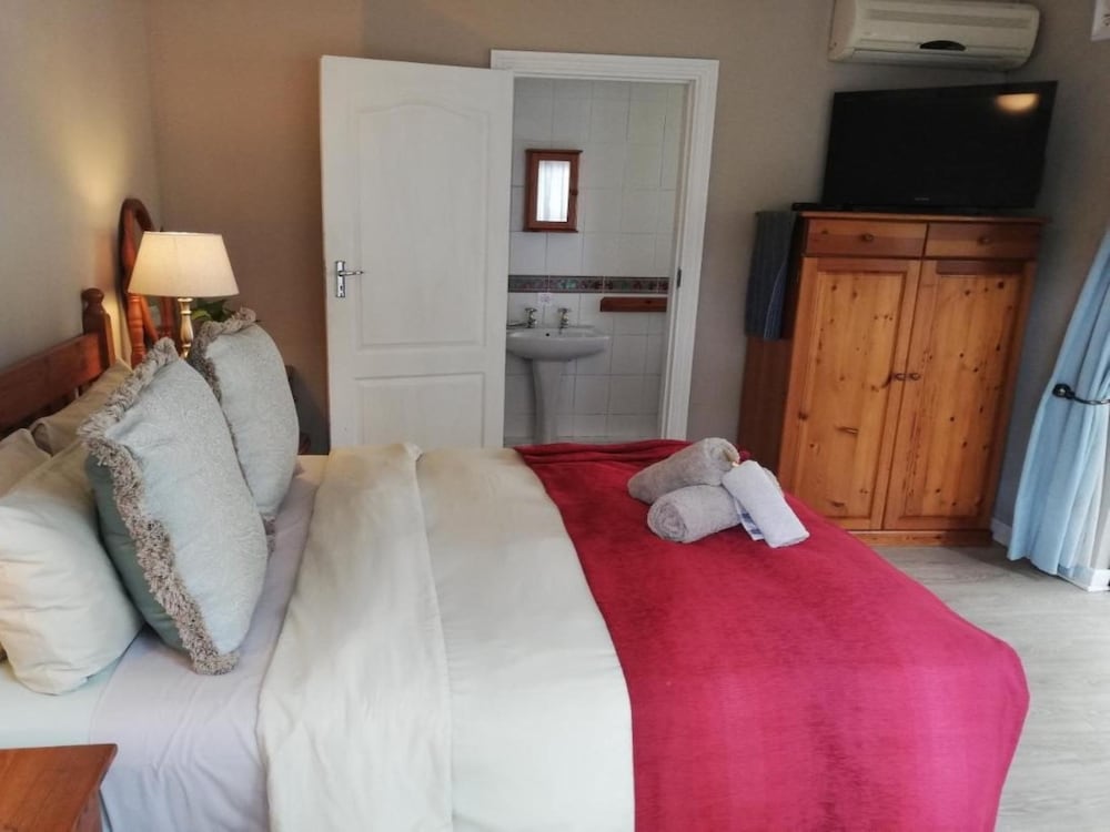Fairway Guest House 10/50