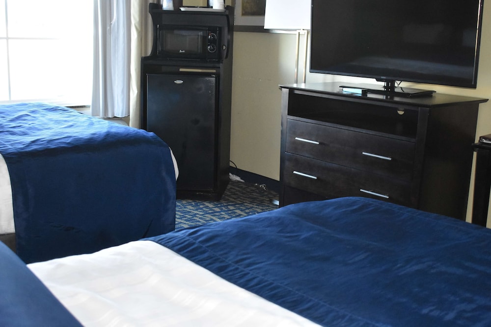 Best Western Plus Brunswick Inn & Suites 22/45