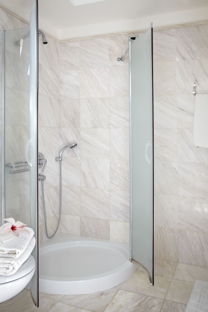 Thalassa Boutique Hotel 76/77