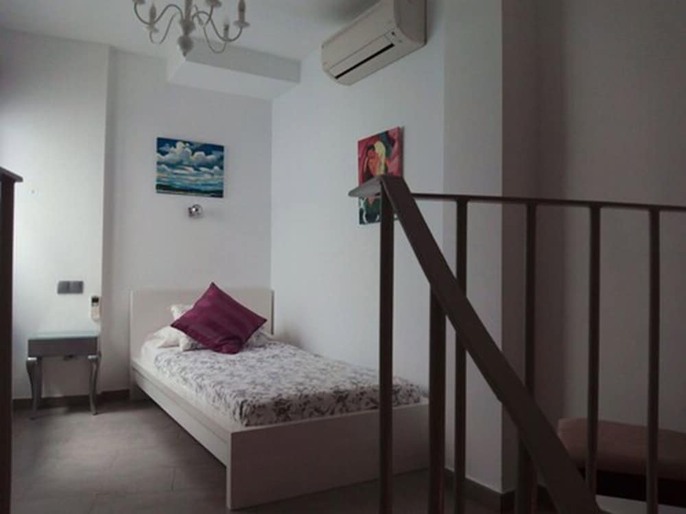 ROOM, DOUBLE BED, WITH EXTRA BED