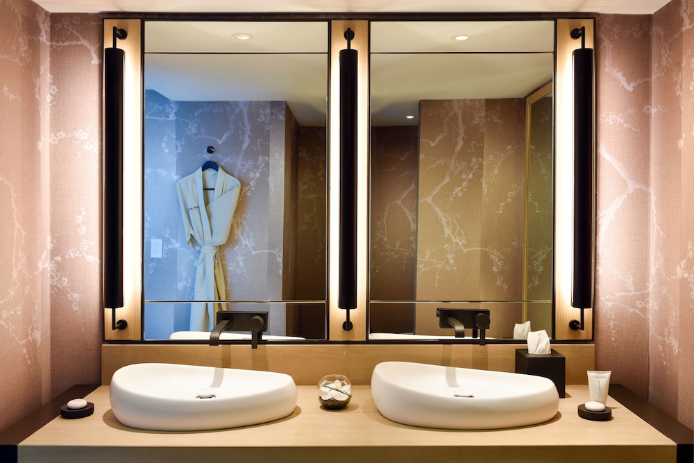 Nobu Hotel Miami Beach 66/67
