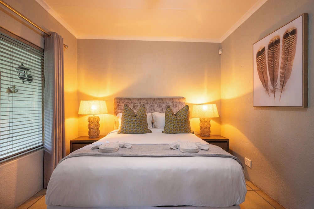 Bushbaby Valley Lodge 7/42