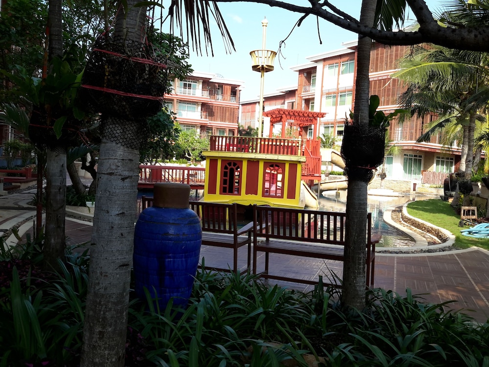 Beachfront Family Penthouse Hua Hin 47/50
