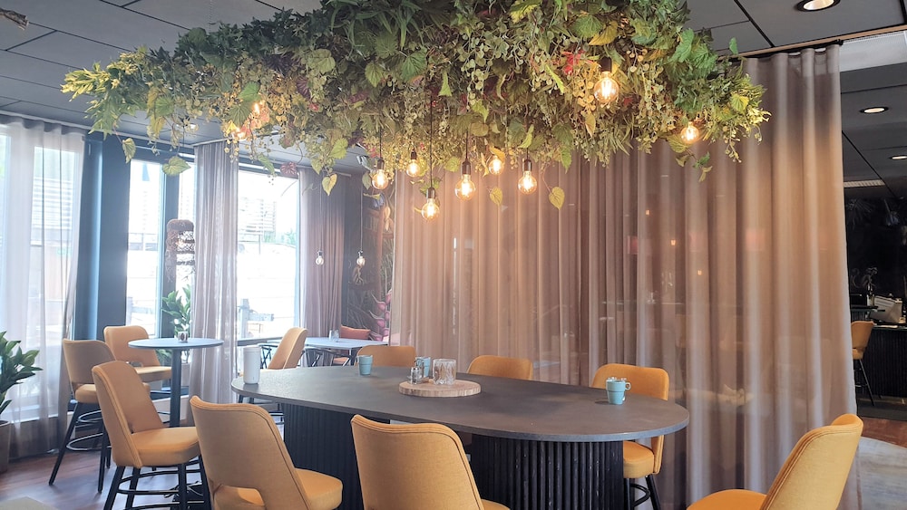 Treetop Spa Hangout & Hotel 35/50
