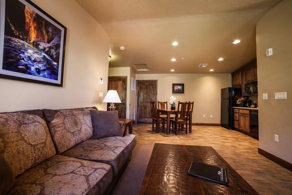 Cable Mountain Lodge 27/50