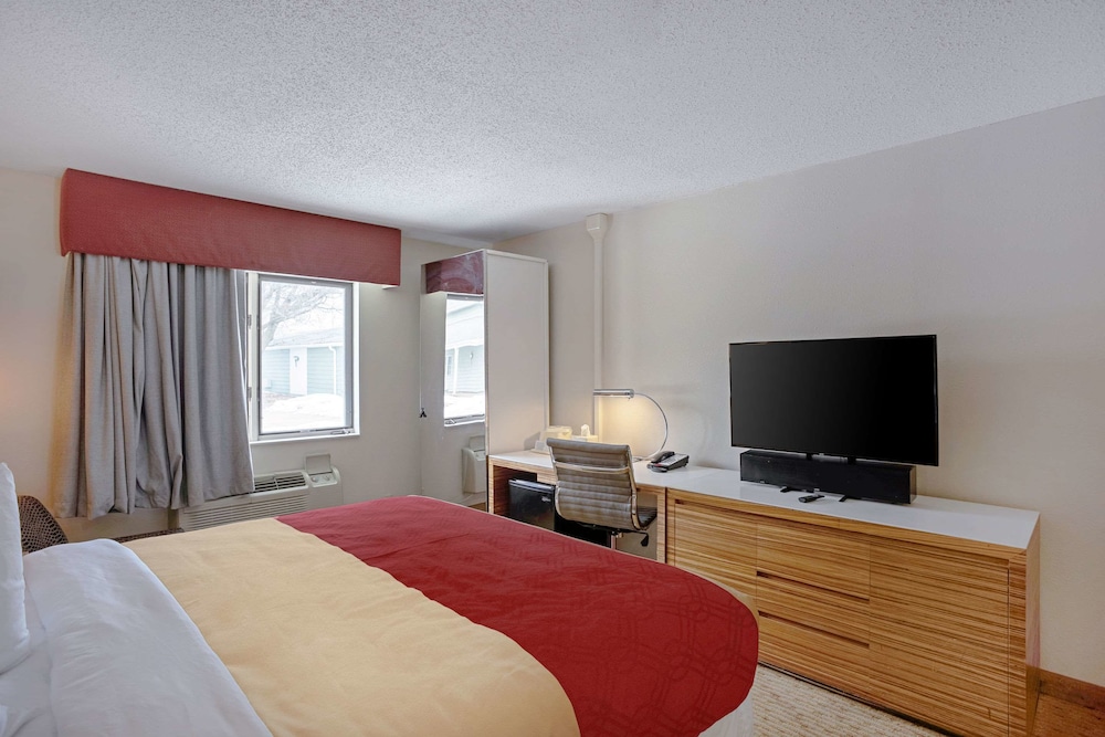 Quality Inn Frontier at US Hwy 30 4/34