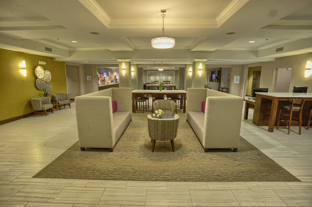 Holiday Inn Express Hotel Suites Pell City 5/71