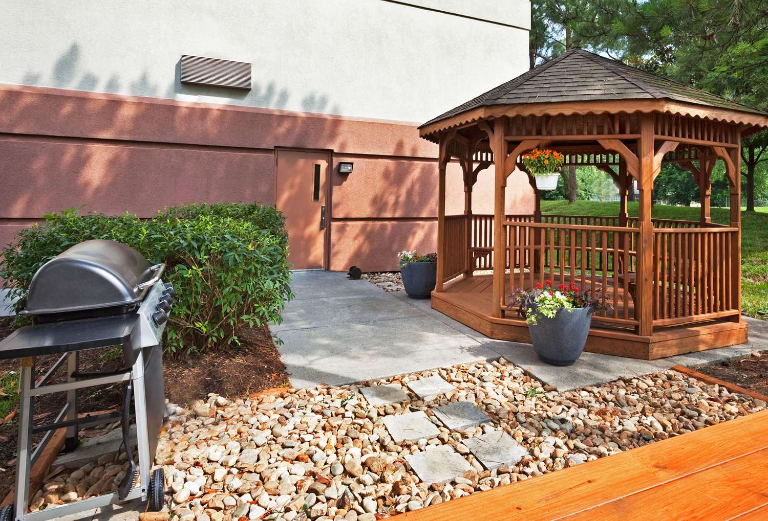 Sonesta Simply Suites Knoxville 16/17