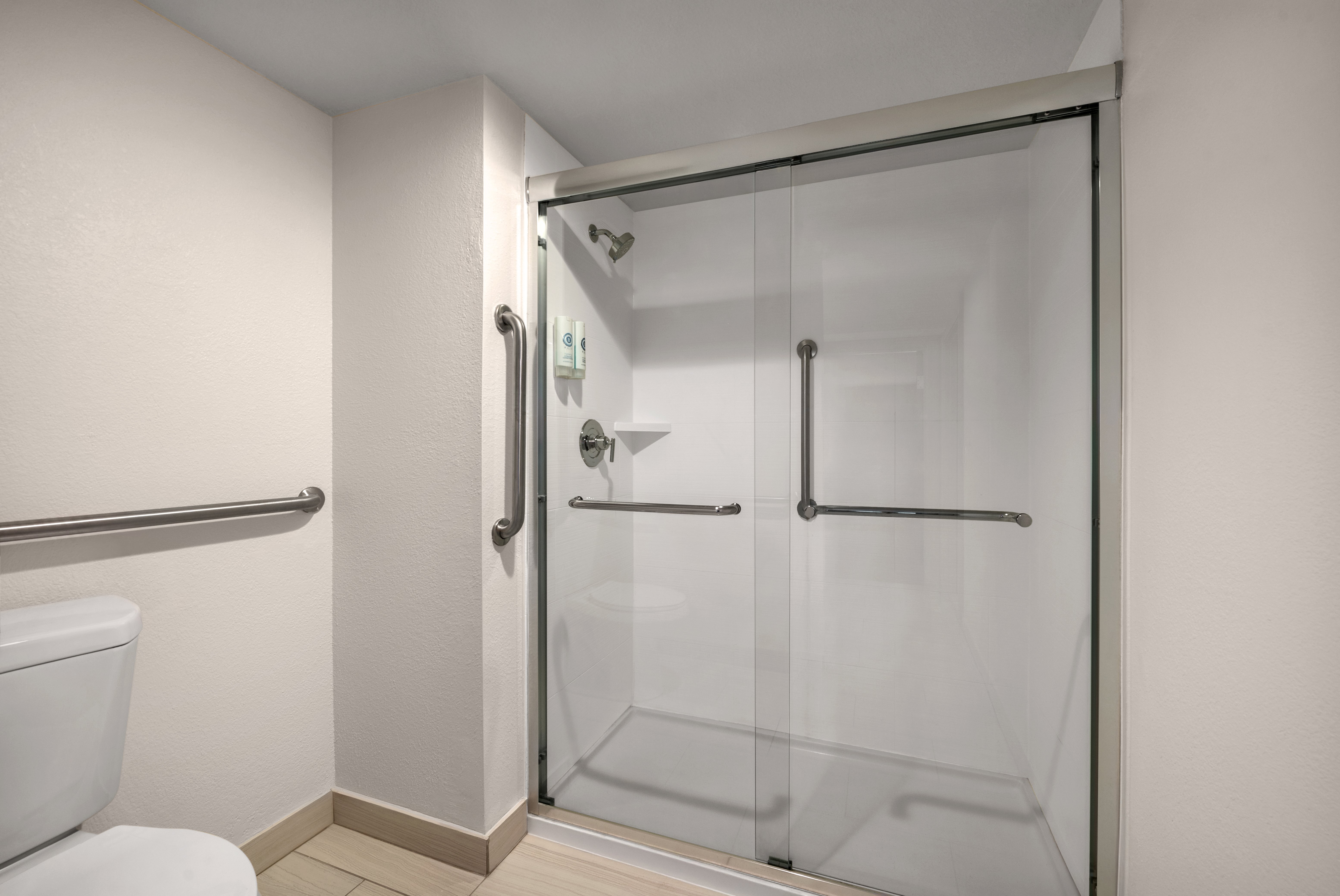 جناح استوديو بسرير كينج لذوي الإعاقة، Comfort Suites Panama City Beach 3/5