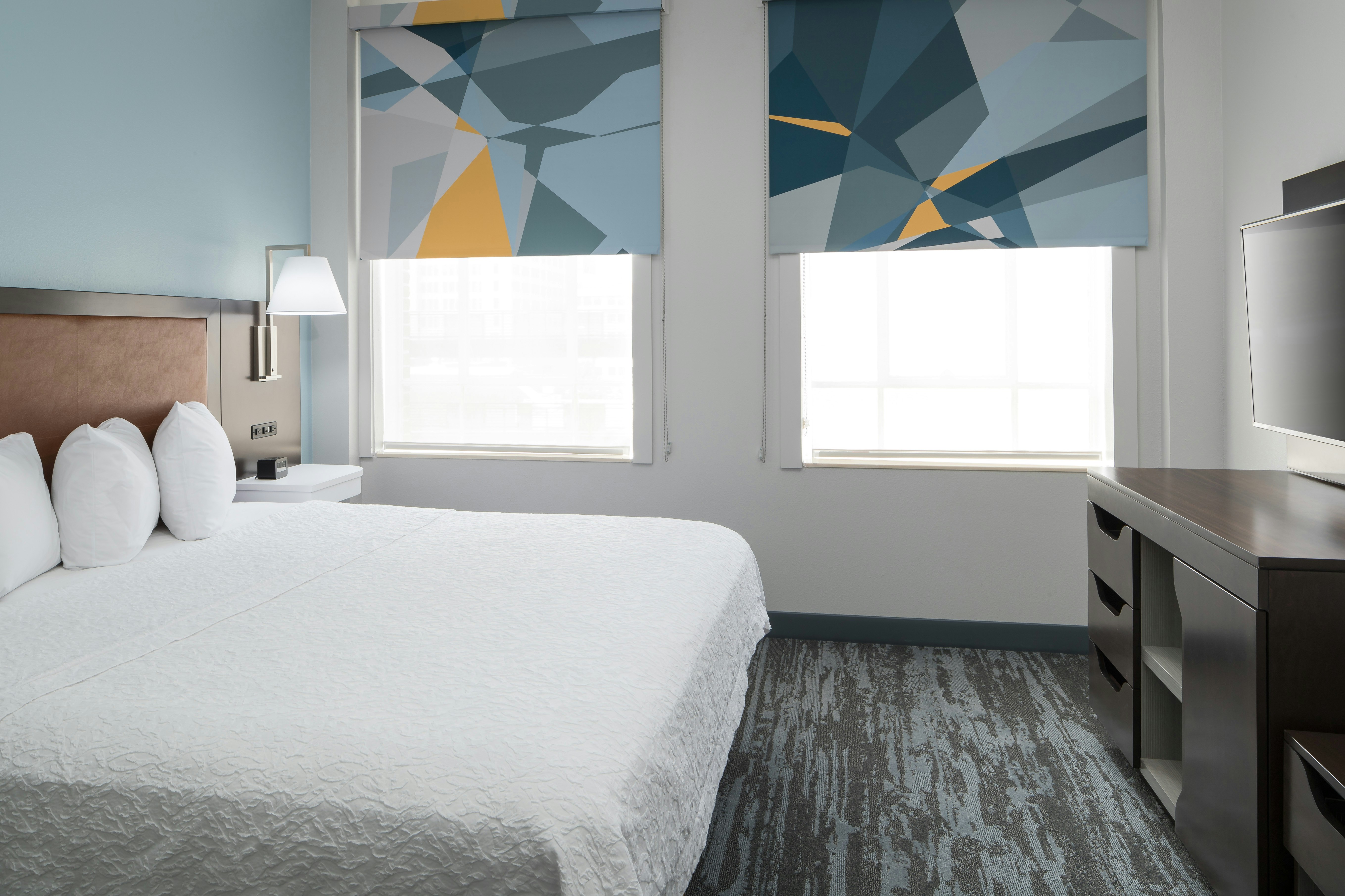 1 BEDROOM, SUITE, KING BED