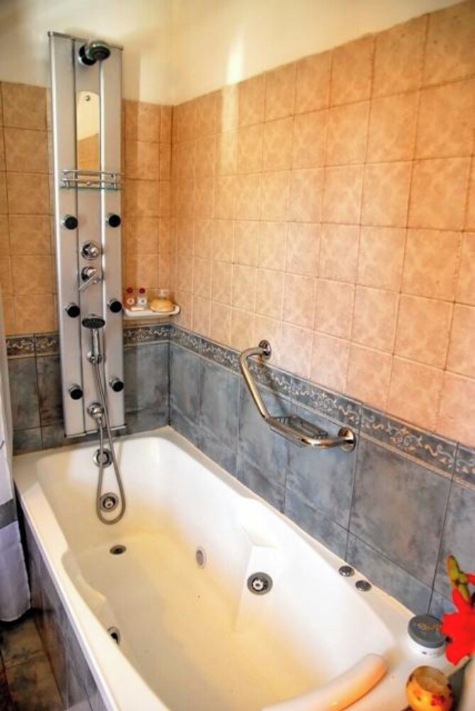 Rotui Apart Hotel 32/32