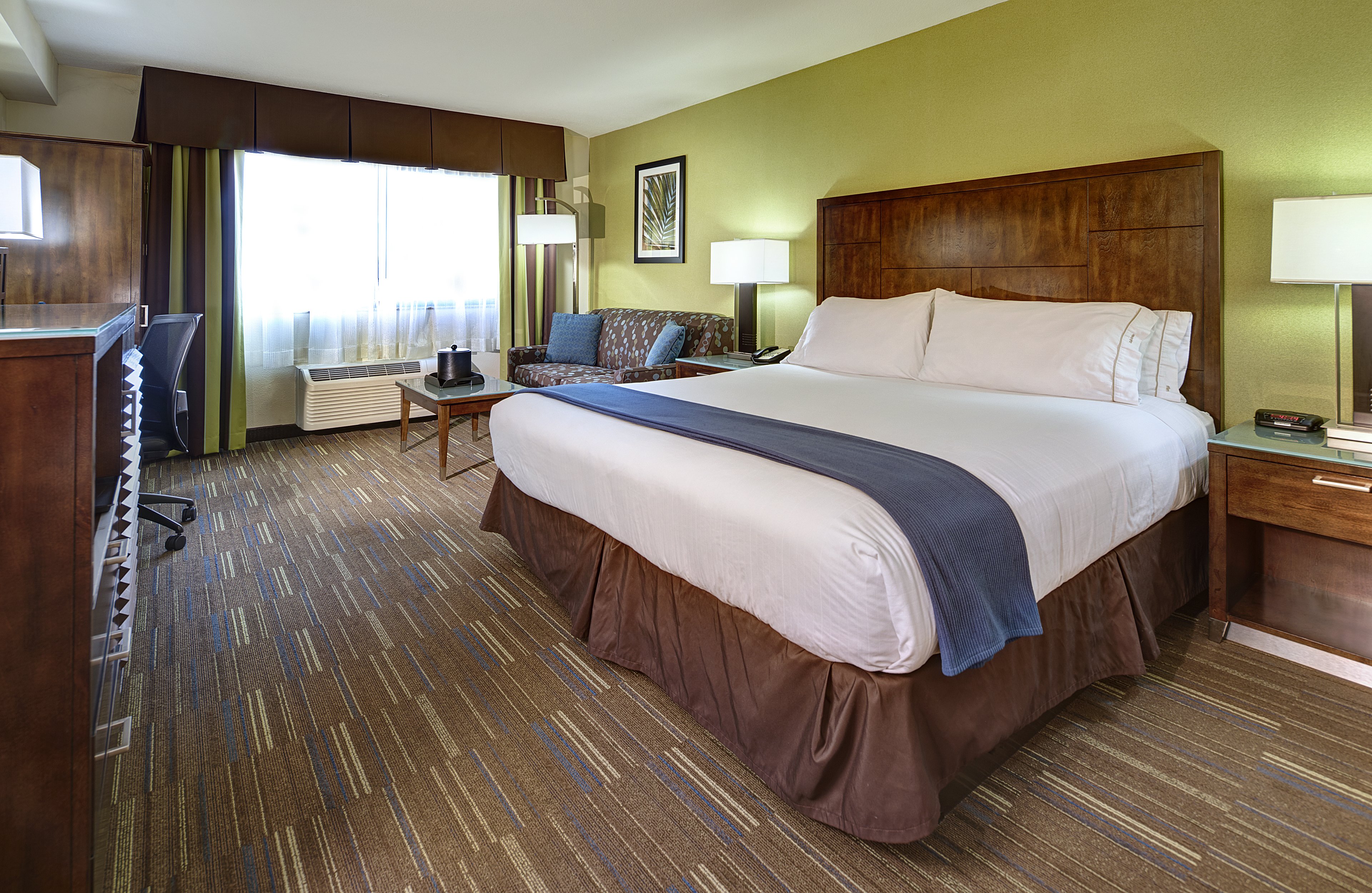 Holiday Inn Express San Diego South National City 24/73