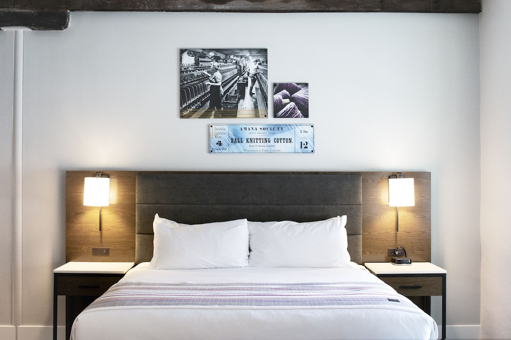 Executive, Studio, King Bed, Sofa
