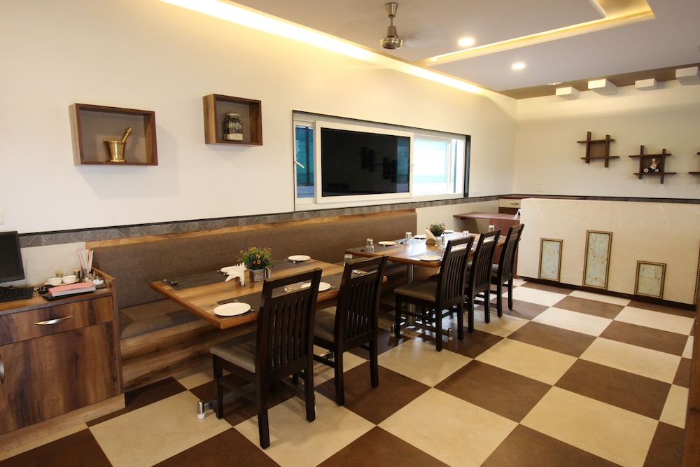 Hotel Majestique Pune 19/33