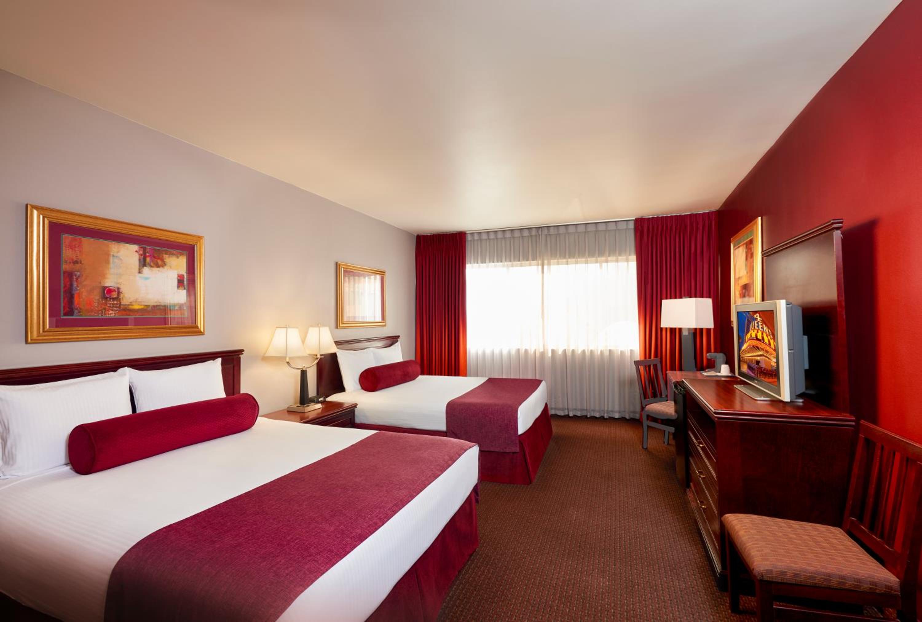 ROOM, 2 QUEEN BEDS