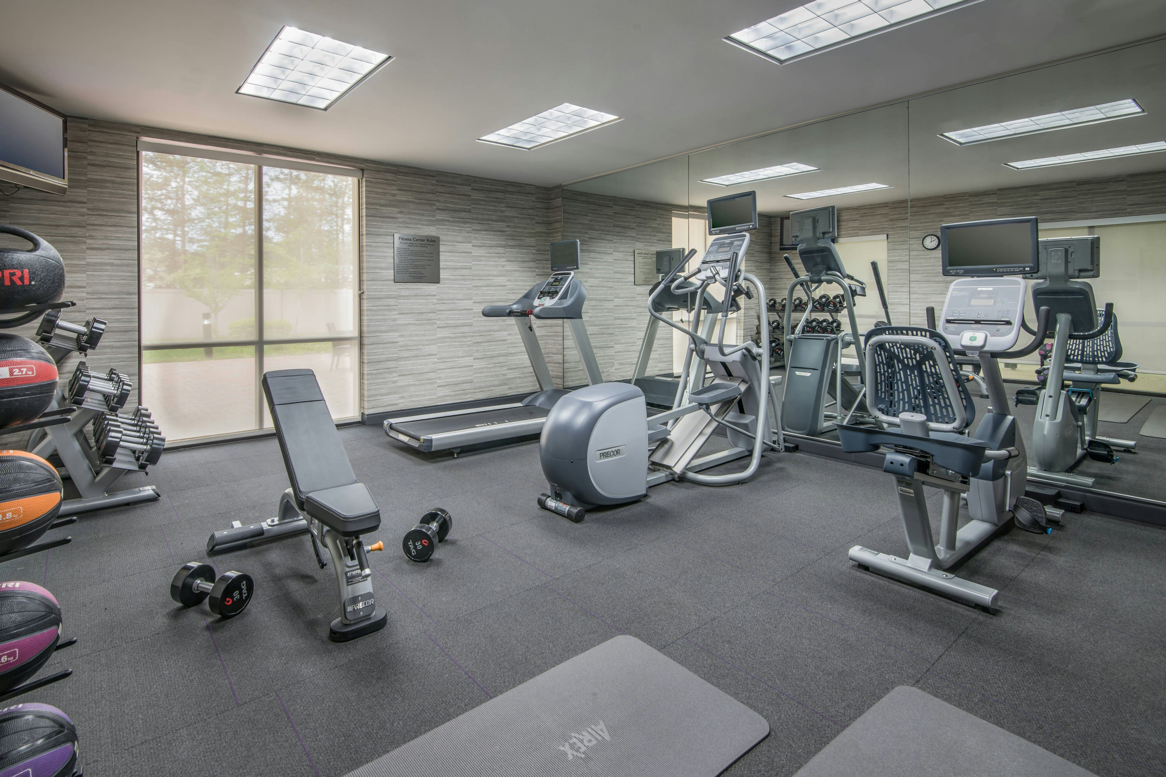 Courtyard By Marriott Waldorf 4/7