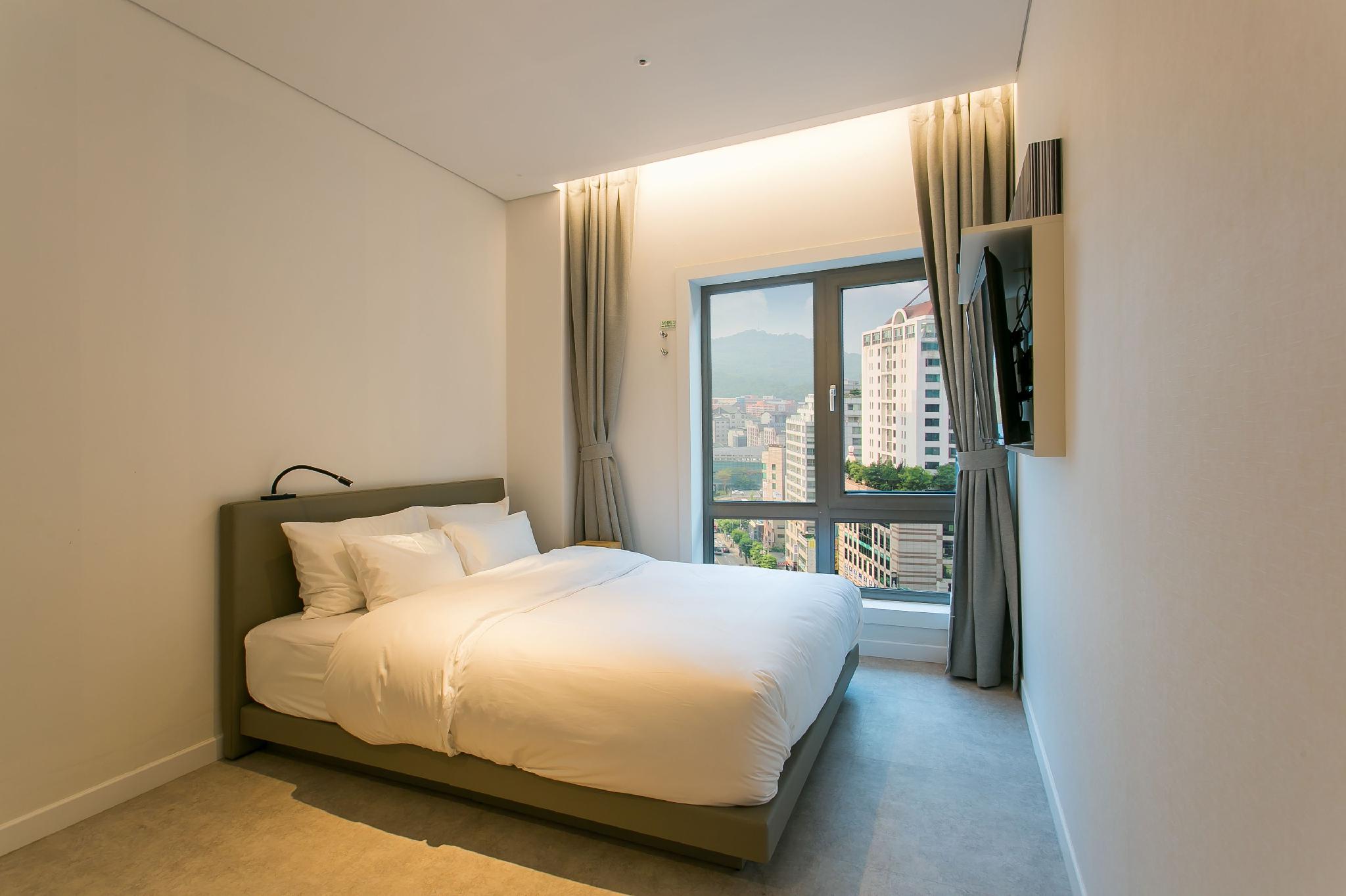 Standard, Double Bed, No Parking، H Avenue Hotel Shinchon & Idae 2/2
