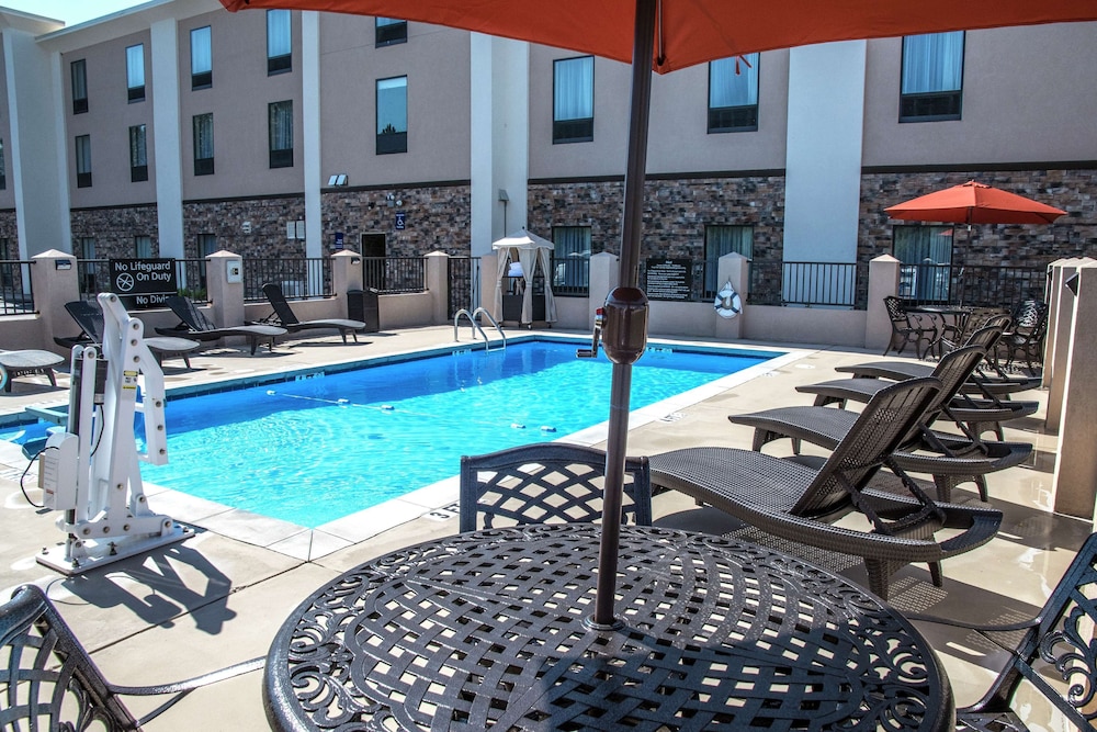 Hampton Inn Hartwell 3/26