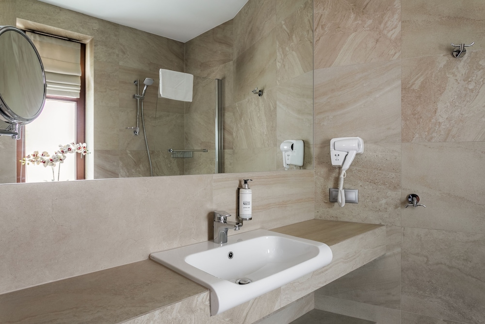 No.23 Premium Aparthotel 34/38