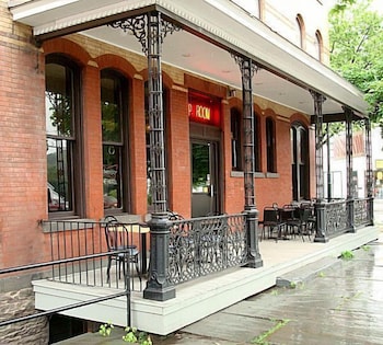 Hotel Wayne 3/44
