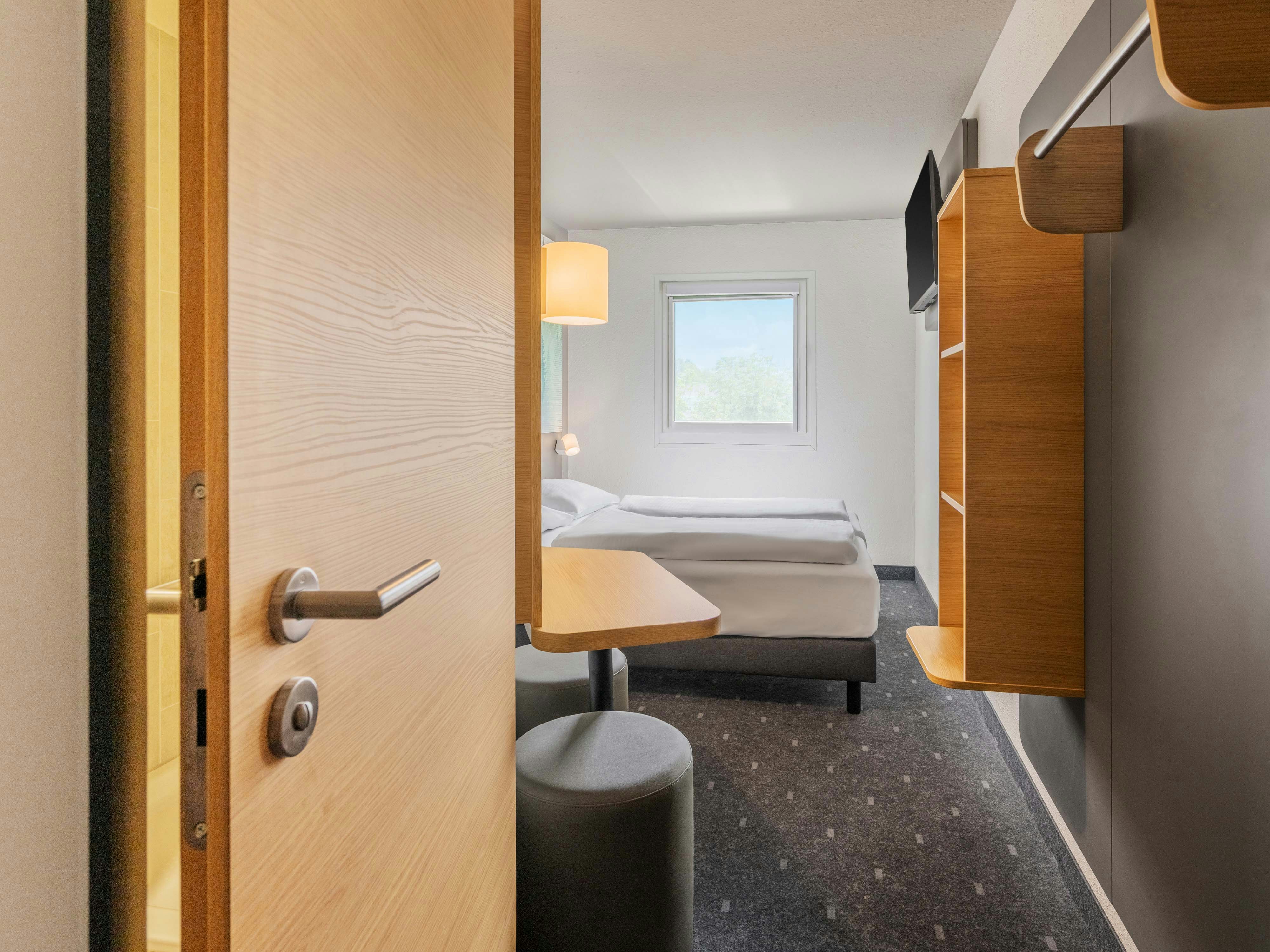 B&B HOTEL Erlangen Tennenlohe 24/27