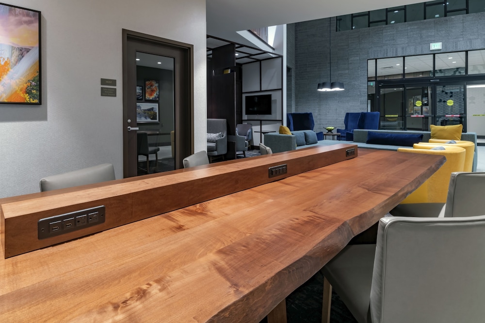 Hyatt Place Provo 28/60