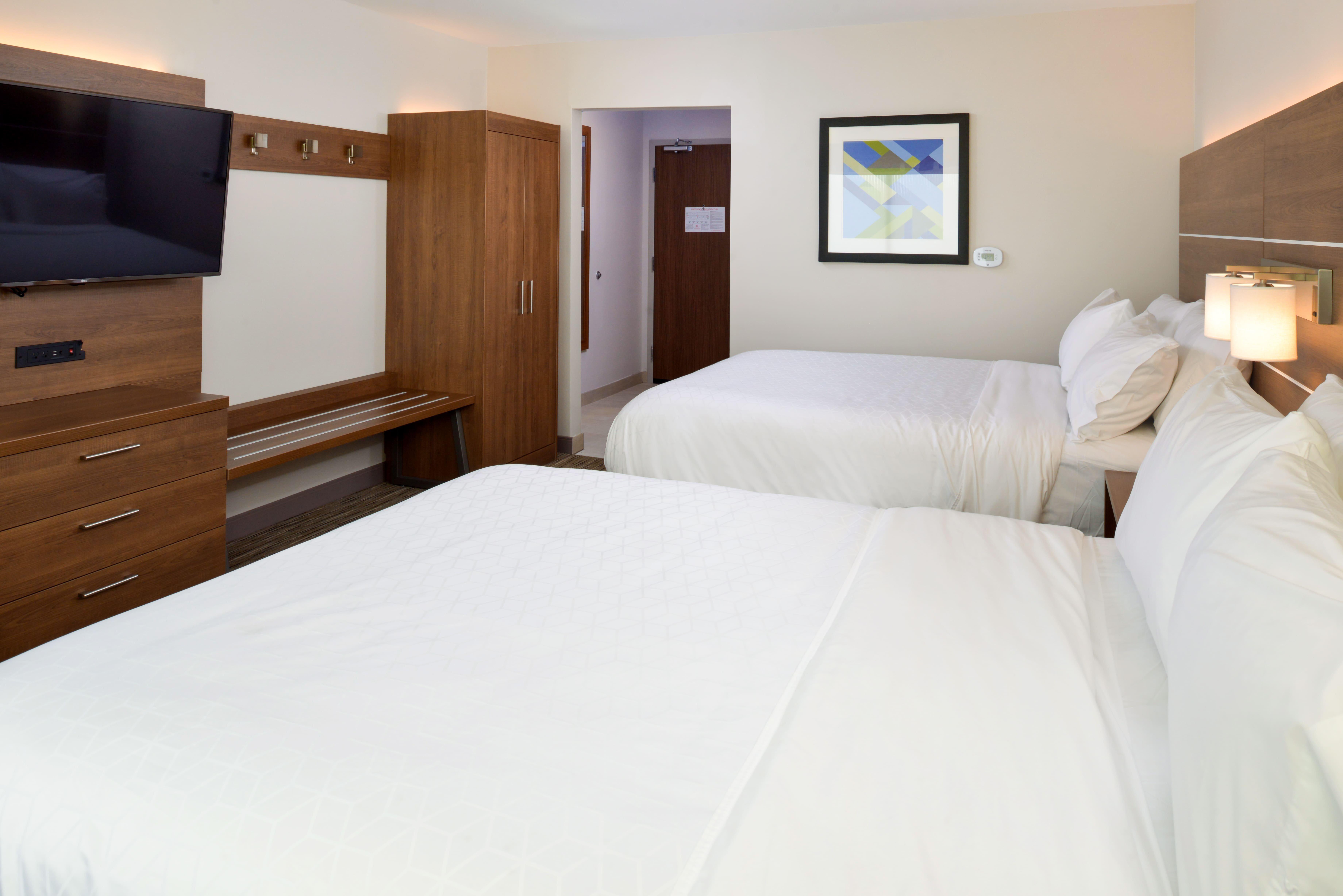غرفة بسريرين كوين لذوي الإعاقة، Holiday Inn Express And Suites Ottumwa 2/8