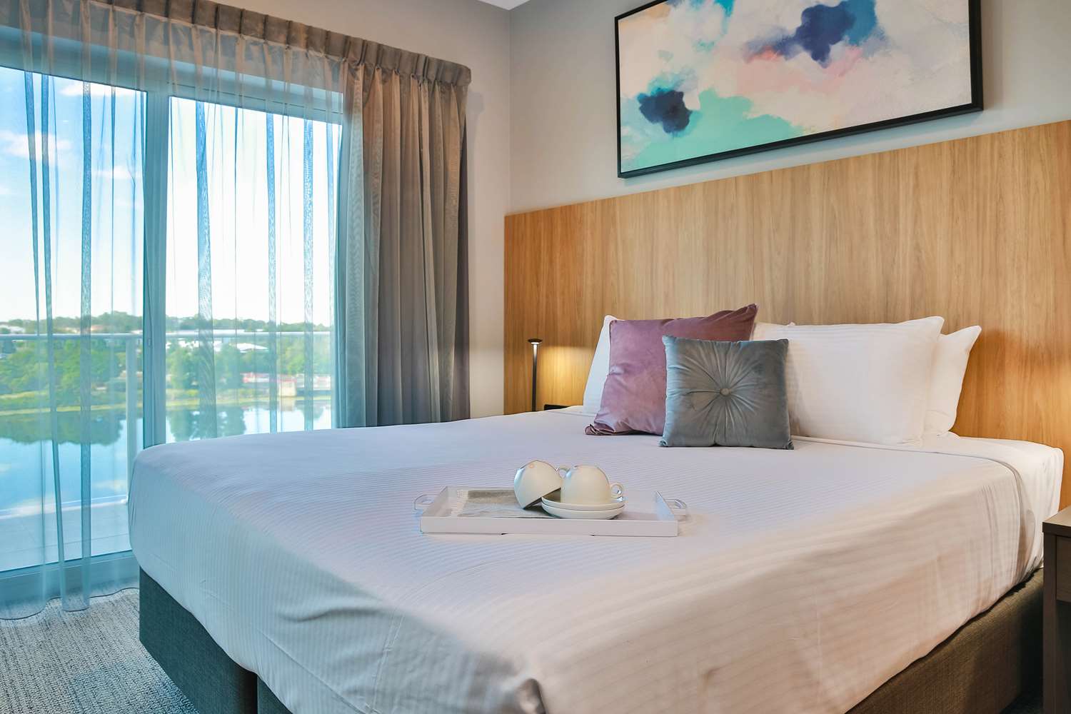 Best Western Plus North Lakes Hotel 24/50