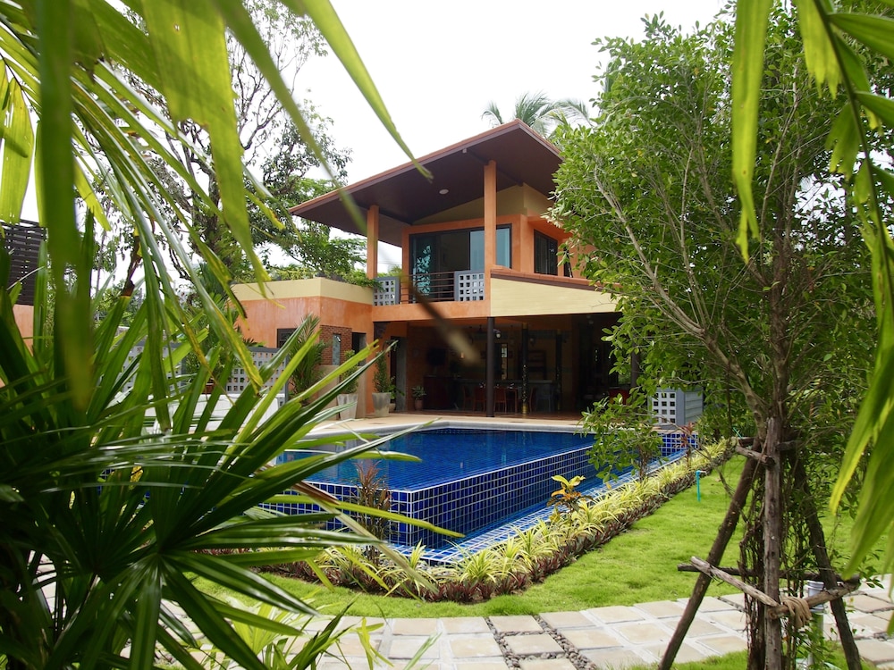 At Bangsak Resort 26/32