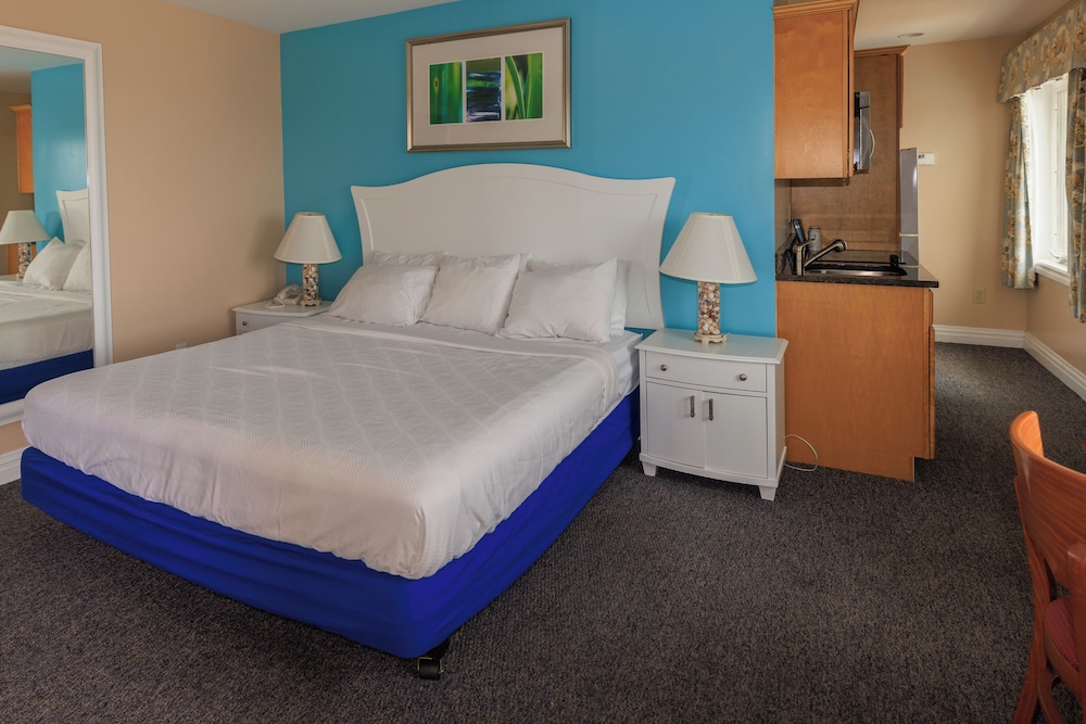2 Rooms, King Bed, King Murphy Bed, Ocean Front, Sofa, Balcony